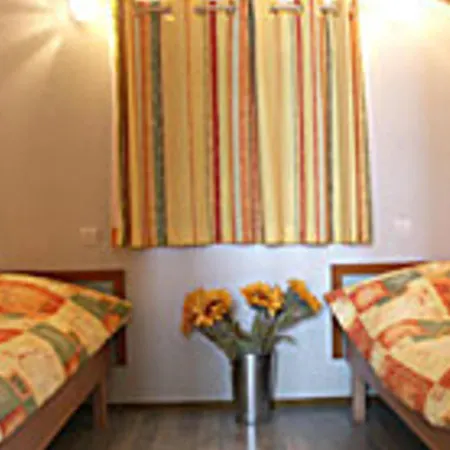 Familial Avec Piscine Et Animaux, 5 Pers., Terrasse Couverte, Proche De Montlucon Et Gannat - Fr-1-489-314 *