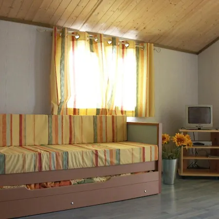 Familial Avec Piscine Et Animaux, 5 Pers., Terrasse Couverte, Proche De Montlucon Et Gannat - Fr-1-489-314 Holiday home